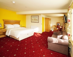 Khách sạn Three Queens Hotel (Burton-upon-Trent, Vương quốc Anh)