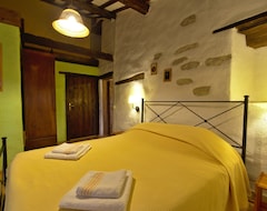 Toàn bộ căn nhà/căn hộ Cozy Apartment With Swimming Pool , In The Italian Countryside. (Castelbellino, Ý)
