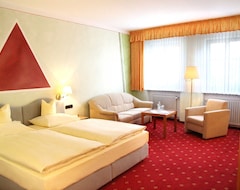 Khách sạn Triple Room -  Garni Goldener Schwan (Bad Windsheim, Đức)