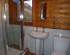 Tüm Ev/Apart Daire Log Cabin With Hot Tub | Sleeps 4 | In The Cairngorm National Park | Accepts Dogs (Spittal of Glenshee, Birleşik Krallık)