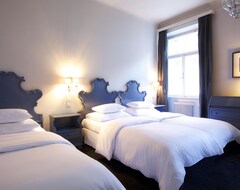 Dreibettzimmer Basic Mit Dusche Oder Bad - Das Regina, Hotel (Bad Gastein, Austrija)