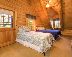 Toàn bộ căn nhà/căn hộ Dancing Bear Lodge--luxury Log Cabin Getaway (Fort Calhoun, Hoa Kỳ)