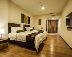 Khách sạn Aman Hills Hotel (Muara, Brunei)
