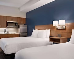 Khách sạn Microtel Inn & Suites By Wyndham Kelowna (Kelowna, Canada)