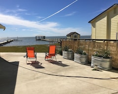 Hele huset/lejligheden Get Away From It All At Pelicasa! Waterfront Property Right On San Antonio Bay! (Queen City, USA)