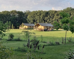 Cijela kuća/apartman Safaritent Picvert: Lodge Toile & Bois Au Plus Proche De La Nature Site Familial (Saint-Cassien, Francuska)