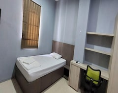 Khách sạn Oyo 93808 Lincoln Dormitory (Tangerang Selatan, Indonesia)