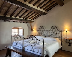 Cijela kuća/apartman City / Village Apartment In Cortona With 2 Bedrooms Sleeps 4 (Cortona, Italija)