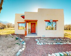Cijela kuća/apartman Dog-friendly Sun-soaked Home With Grill, Firepit, & Washer/dryer - Mountain View (Taos, Sjedinjene Američke Države)