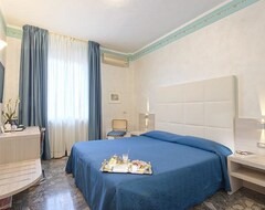Khách sạn Europa (Novara, Ý)
