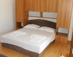 Koko talo/asunto Two Bedroom Apartment With Terrace And Sea View Suha Punta, Rab (A-5050-B) (Rab, Kroatia)