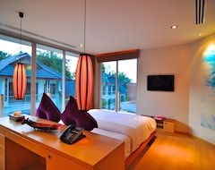 Otel Beachfront Phuket (Bang Tao Beach, Tayland)