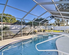 Casa/apartamento entero Sunny Seminole Gem With Screened Lanai And Pool! (Seminole, EE. UU.)
