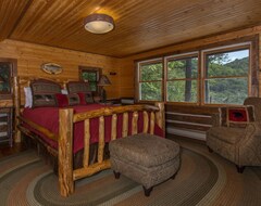 Toàn bộ căn nhà/căn hộ Elk River Cabin Hot Tub Sauna Pet Friendly Great Views Private Sleeps 6 (Banner Elk, Hoa Kỳ)