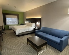 Holiday Inn Express Hotel and Suites Ada, an IHG Hotel (Ada, USA)