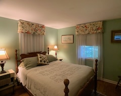 Toàn bộ căn nhà/căn hộ Guest Cottage on Country Estate- Newly renovated (Watertown, Hoa Kỳ)