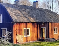 Entire House / Apartment Enjoy A Peaceful Vacation In Harmony With Nature In This Secluded House Dating Back To 1794. (Vittinge, Sweden)