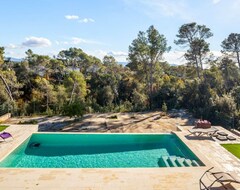 Koko talo/asunto Beautiful Villa In Castellar Del Riu With Pool (Castellar del Riu, Espanja)