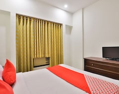 Khách sạn OYO 2494 Hotel Shree Plaza (Bharuch, Ấn Độ)