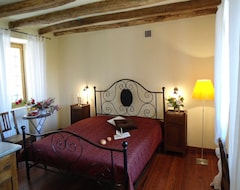 Toàn bộ căn nhà/căn hộ 5-room House With Dream View, Restored According To Ecological Criteria (Savignone, Ý)