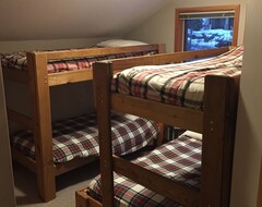 Entire House / Apartment Sleepy Hollows Chalet (Huge multi-family Chalet at Sun Peaks Resort) (Sun Peaks, Canada)