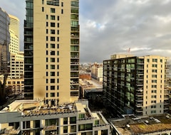 Hele huset/lejligheden Beautiful City Quarters With Balcony Views (Seattle, USA)