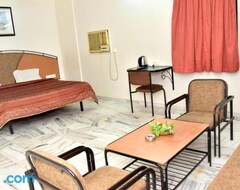Hotel Dwarka (Nagpur, India)