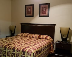 Khách sạn Crossroads Inn & Suites (Victoria, Hoa Kỳ)