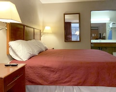 Khách sạn Paris Inn and Suites (Paris, Hoa Kỳ)