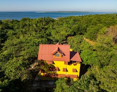 Toàn bộ căn nhà/căn hộ Secluded Home With A Private Beach! On An Island Accessible By Boat. (San Dionisio, El Salvador)