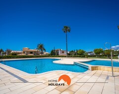 Toàn bộ căn nhà/căn hộ #218 Gale Flat With Pool & Ac & Sea View (Praia de Gale, Bồ Đào Nha)