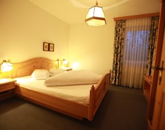 Hotelli Hotel-Garni Stern - Bed & Breakfast & More (Imst, Itävalta)