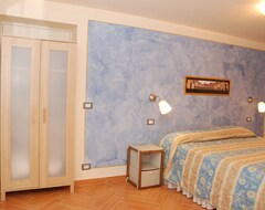 Cijela kuća/apartman Nice Apartment With Garden Just A Few Steps Away From The Walled City Center (Lucca, Italija)