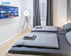Hele huset/lejligheden Alfa 4 Zimmer Apartment 8 Personen Netflix Inet Ebk Wm Trockner (Stuttgart, Tyskland)