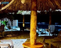 Khách sạn Monitos Beach Hotel (Monitos, Colombia)