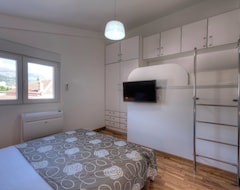 Koko talo/asunto Apartments Delfin (Tivat, Montenegro)