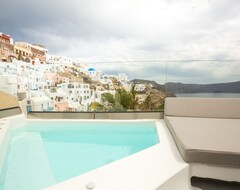 Hotel The Dream Santorini (Oia, Greece)