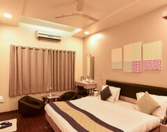 My Bizz Hotel Sapna (Pune, India)