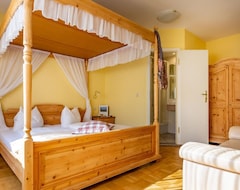 Triple Room - Villa Tummelchen, Hotel-pension Garni (Cochem, Germany)