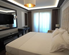Premium Hotel Beach (Dıraç, Arnavutluk)
