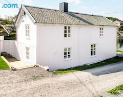 Cijela kuća/apartman Holiday Home Averoy Evastua, Sveggesundet (Averøy, Norveška)