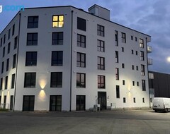 Tüm Ev/Apart Daire Modern Apartment With Wifi& Free Parking (Augsburg, Almanya)