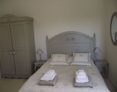 Cijela kuća/apartman Beautiful Property In The Luberon That Can Accommodate From 2 To 24 People (Puget, Francuska)