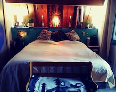 Koko talo/asunto Loads Of Privacy On Big Crosby Lake Road /And Private Deck Off Master Bedroom (Westport, Kanada)