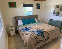 Hele huset/lejligheden New Apartment With Free Golf Cart 3 Minute Walk To Beach (Spanish Wells, Bahamas)
