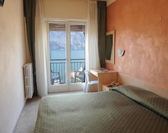 Khách sạn Hotel Sorriso (Brenzone sul Garda, Ý)