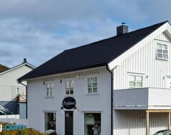 Koko talo/asunto Koselig Leilighet Midt I Sentrum (Skjervøy, Norja)