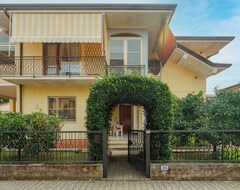 Toàn bộ căn nhà/căn hộ Appartamento Per Vacanze Casa Antonia. (qce120) (Querceta, Ý)