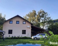 Koko talo/asunto Casa Picy Vendeghaz (Gurghiu, Romania)