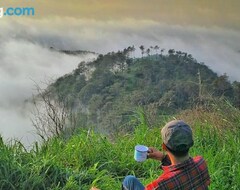 Leirintäalue Bino kasih (West Bandung, Indonesia)